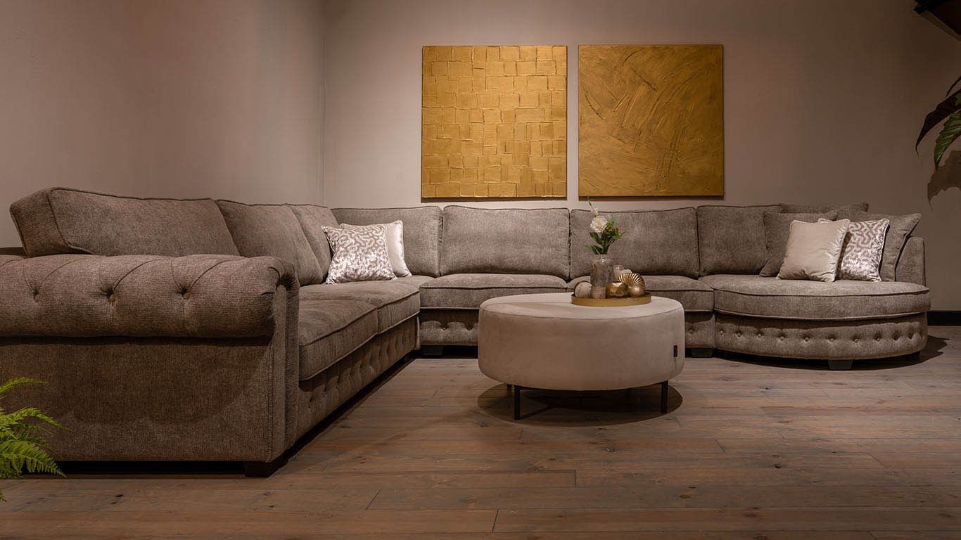 UrbanSofa-San-Remo-Casia-Hoekbank-Suave Liver-Paris-Hocker-Website