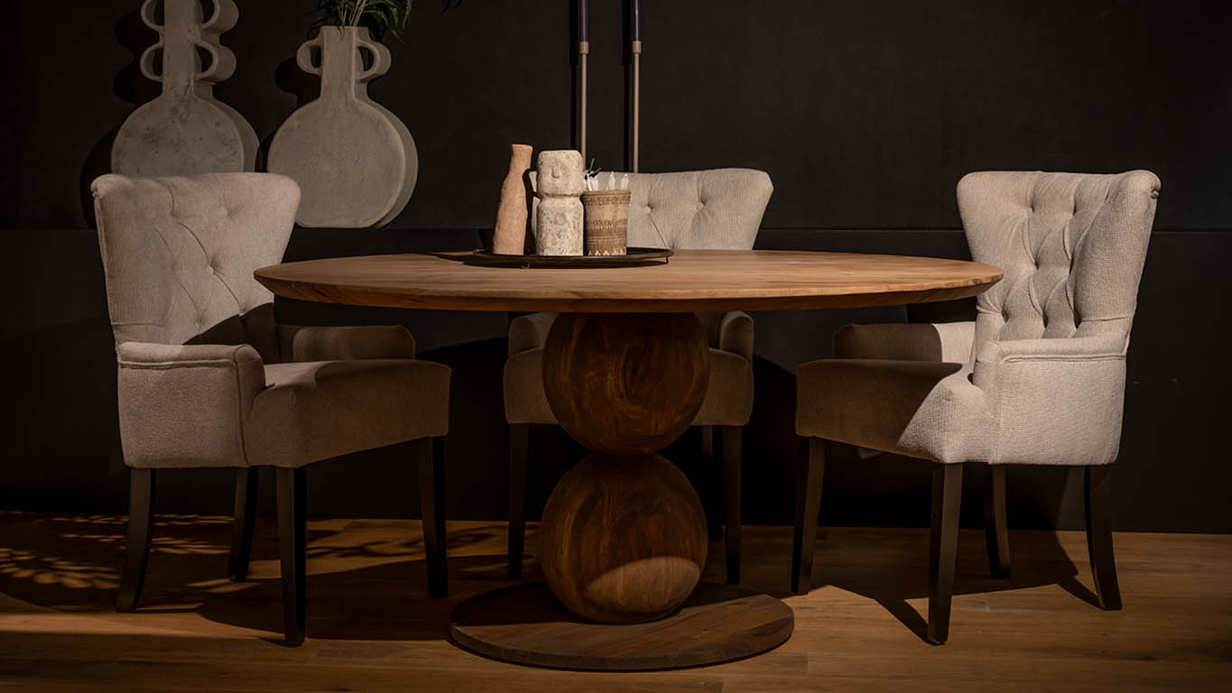 Bruuts-Lara-Rond-Eettafel-Twin-Bolpoot-Rustiek-UrbanSofa-Amy-Eetkamerfauteuil-Suave-Nature-Website