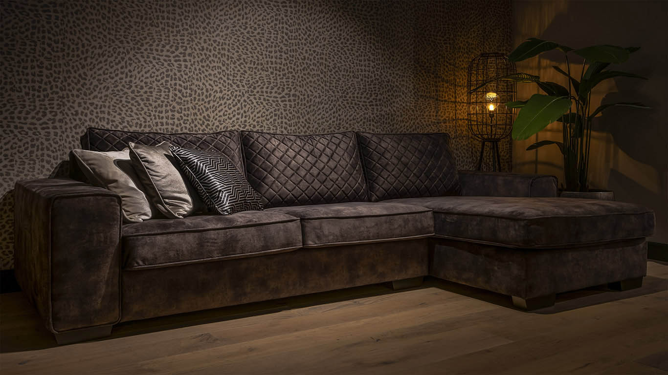 UrbanSofa-Firenca-Brooklyn-Loungebank-Sevilla-Dark-Brown-Decoratiekussens-Website