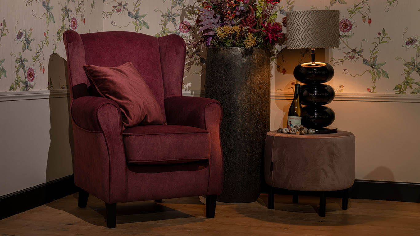 UrbanSofa-Palermo-Fauteuil-Verona-Dark-Orchid-Paris-Hocker-Sierkussen-Website